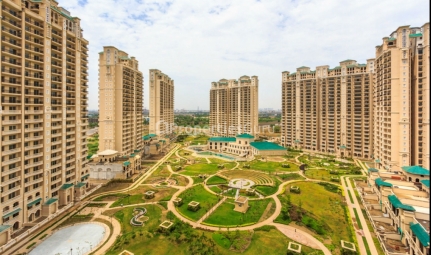 3 BHK Apartment / Flat for Sale in Noida Greater Noida Express Way, Noida